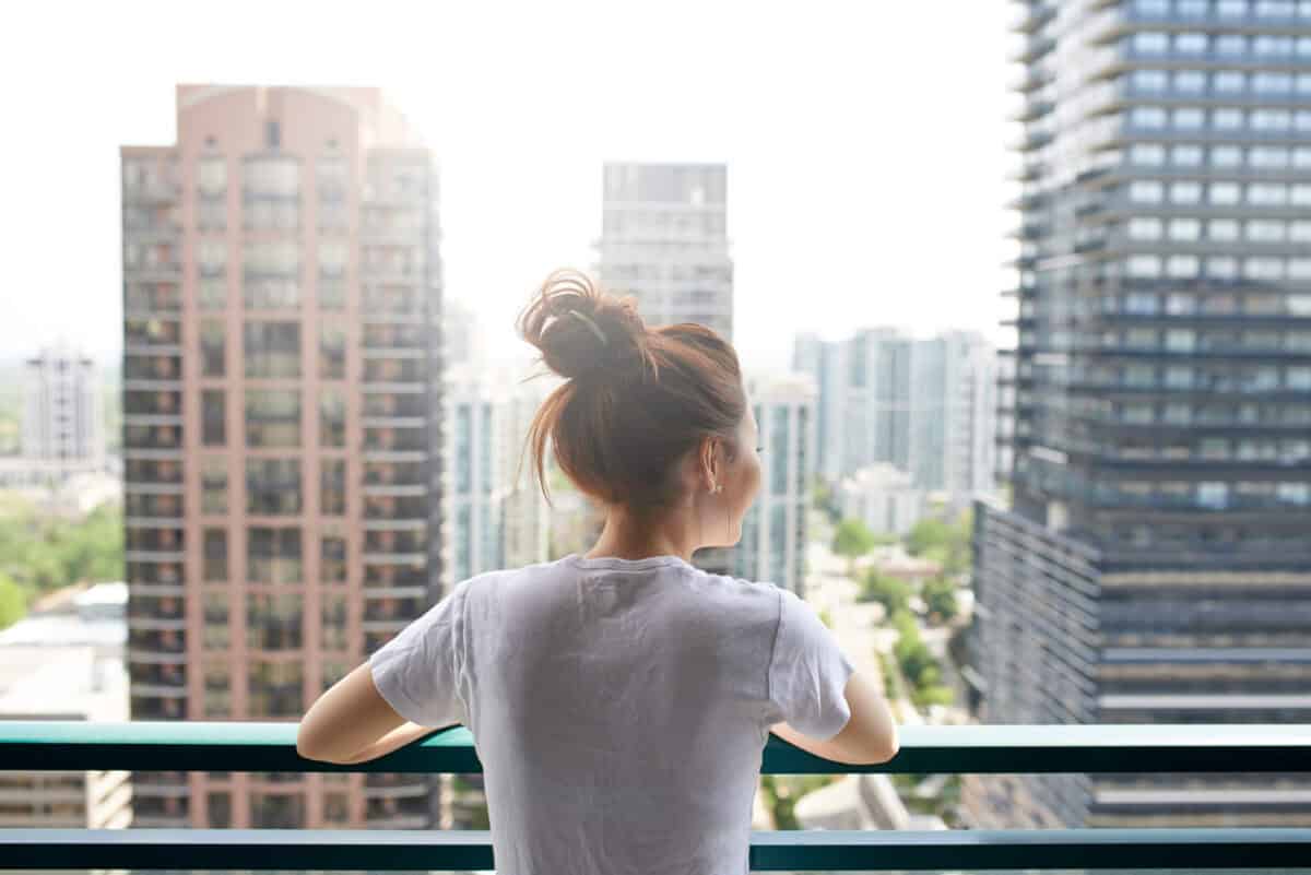 1 Canadian Stock Down 23% to Buy Now for Lifelong Income