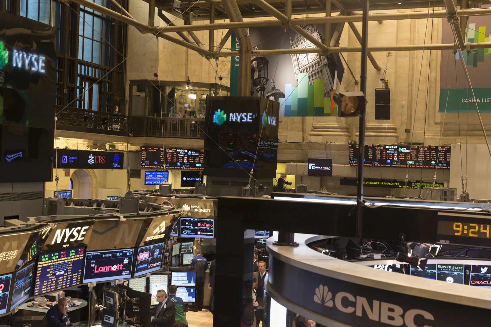 Stocks Supported as Bond Yields Slide on Weak CPI Report