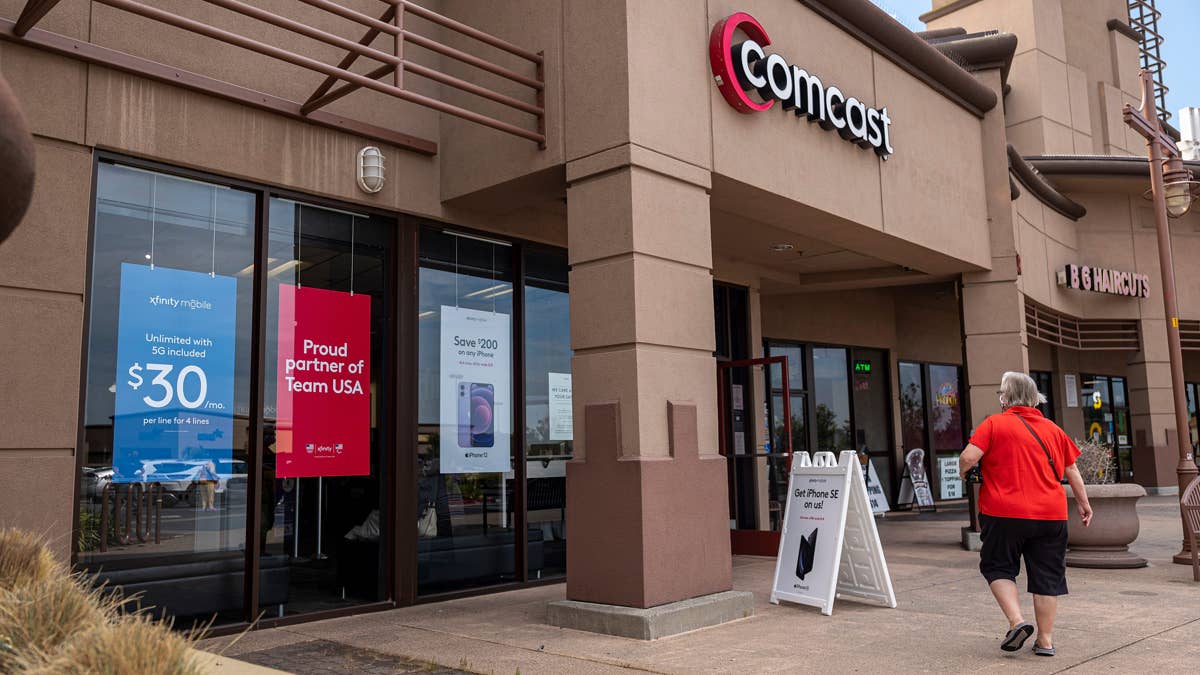 Comcast CFO sends stern warning as broadband customers leave